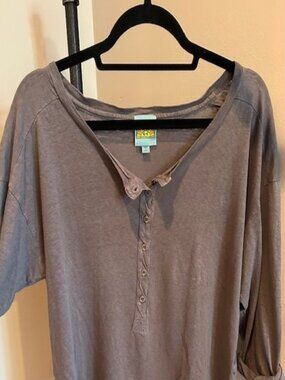 C&C California greyish-brown (brownish-grey?), henley tee shirt, size Medium